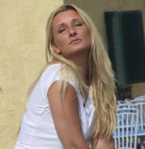 Ilaria_77  Milano , Lombardia, la modella Ilaria_77  per incontri e chat Milano online. Foto, videochat, gallery e status online