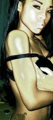 Perlanera  Savona , Liguria, la modella Perlanera  per incontri e chat Savona online. Foto, videochat, gallery e status online