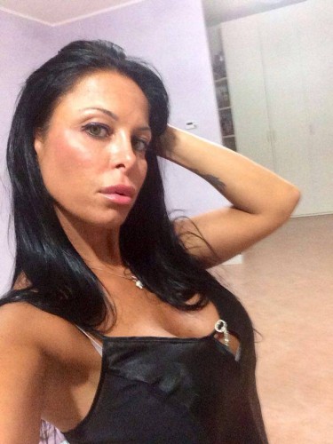 Terry  Milano , Lombardia, la modella Terry  per incontri e chat Milano online. Foto, videochat, gallery e status online