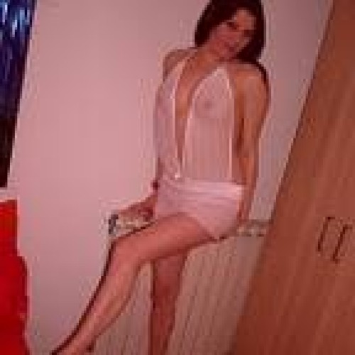 Amora  Roma , Lazio, la modella Amora  per incontri e chat Roma online. Foto, videochat, gallery e status online