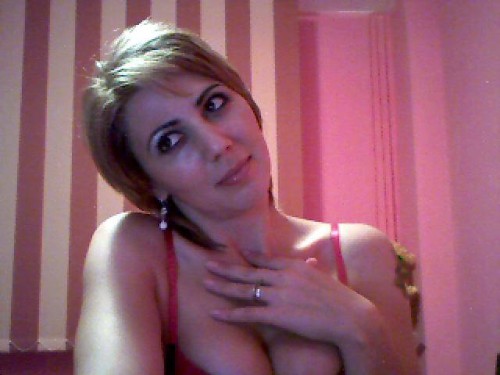 Piudolcedelmiele  Trapani , Sicilia, la modella Piudolcedelmiele  per incontri e chat Trapani online. Foto, videochat, gallery e status online