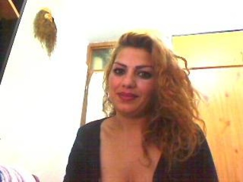 Sexy_ragazza_25   , , la modella Sexy_ragazza_25  per incontri e chat  online. Foto, videochat, gallery e status online