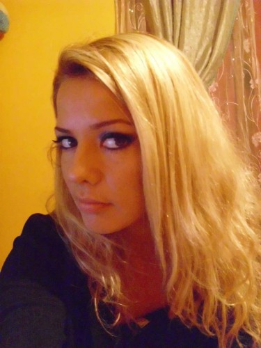 Biondabarby   , , la modella Biondabarby  per incontri e chat  online. Foto, videochat, gallery e status online