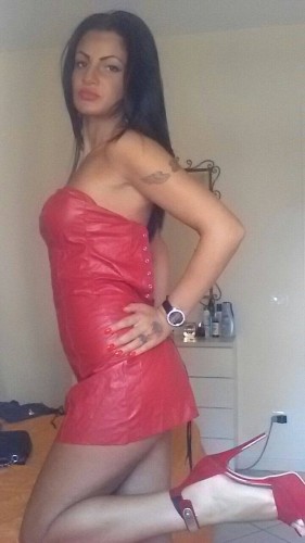 Isabellcheryyy   , , la modella Isabellcheryyy  per incontri e chat  online. Foto, videochat, gallery e status online